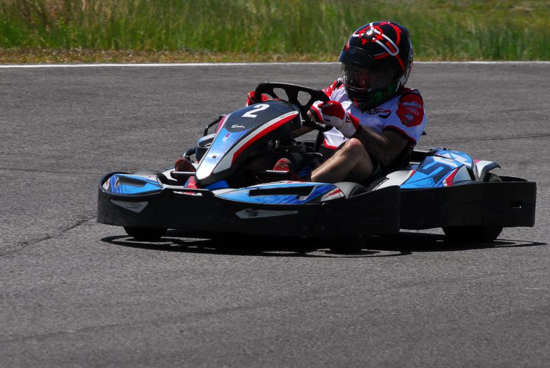 Kart adulte sur le circuit de karting à Macouria, Guyane